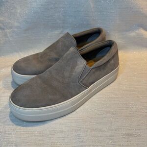 Steve Madden Gills Gray Leather Slip On Low Walking Shoes Sneaker Women Size 7